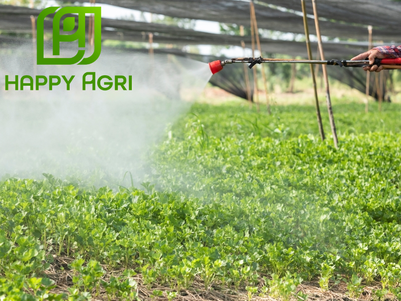 nông dân phun Thuốc trừ sâu PATRIOT 50EC HIỆU SANPER F